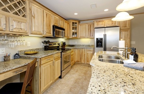 Arkdale Condo | Luxury Lakeside living at Northern Bay Resort. Houses 13 with Exclusive BunkRoom