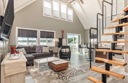 Whitmore Lake House | Luxury Lakeside Oasis - king bed! Sleeps 8.