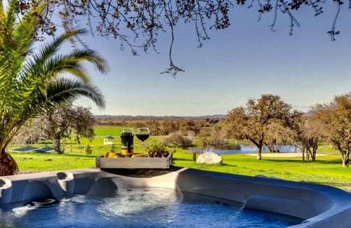 Paso Robles House | Luxury Lakeside Retreat, Sleeps 6