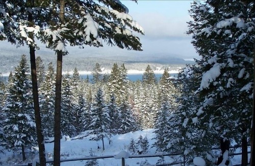 Rexford Cabin | Luxury Lakeview Cabin, Lake Koocanusa Dock & Beach-2 Minutes