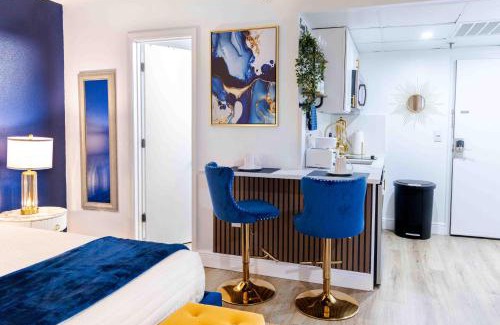 Florida Center Apartment | Luxury Lakeview Getaway 1 mile Universal Studios