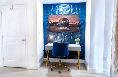 Florida Center Apartment | Luxury Lakeview Getaway 1 mile Universal Studios