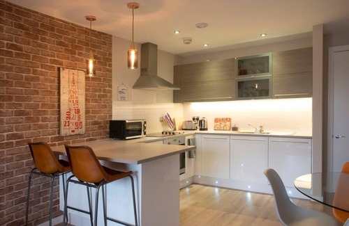 Lancaster Apartment | Luxury Lancaster Apartment with Parking