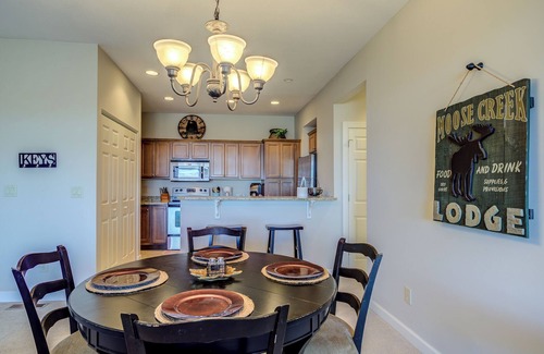 Sugar Mountain Condo | Luxury large 2-bedroom condo Mountain Views Ski in/out Sugar Mountain Banner Elk