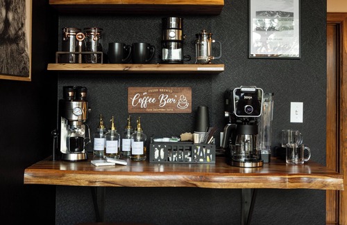 Moonridge Ski Chalet | Luxury Large Chalet Friendly Family Gym/Spa 3min to Bear Mountain Ski Resort