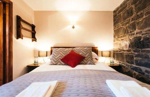 Bailliesmill House | Luxury Large Group Accommodation with Hot Tub