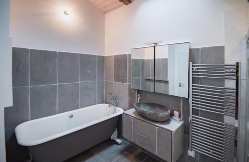 Amou Villa | Luxury Little Cottage