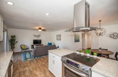 Yuma House | LUXURY Living 3