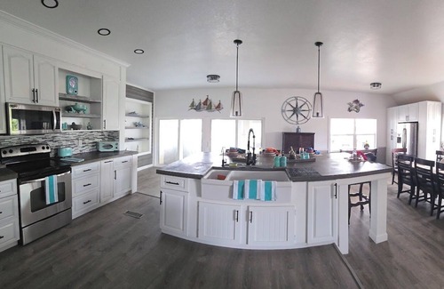 Indian Harbor Estates House | Luxury living at its finest! Perfect Waterfront home with Inground Pool/Dockage