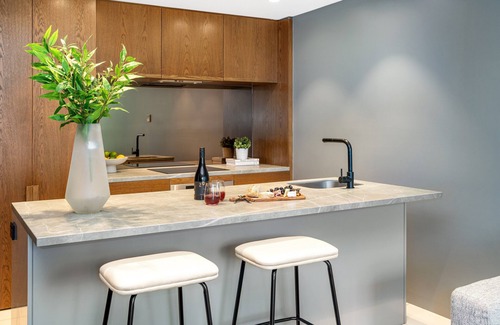 St Kilda Apartment | LUXURY LIVING - ICONIC ST KILDA BEACH LOCATION * ONE MONTH SHORT STAYS *n