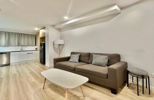 Papatoetoe House | Luxury Living in a New Terrace House