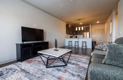 Aurora Apartment | Luxury Living in Aurora