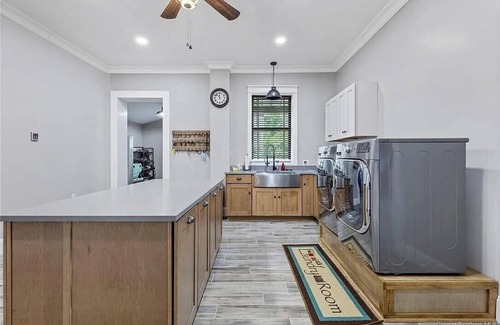 Dry Creek House | Luxury living in the country! Quiet retreat to relax and recharge.