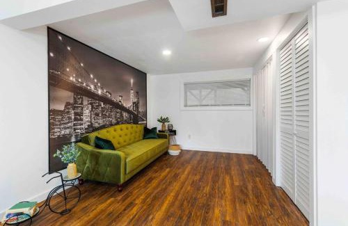 Kingsgate Apartment | Luxury Living - Kirkland Stylish Home - Prime Spot
