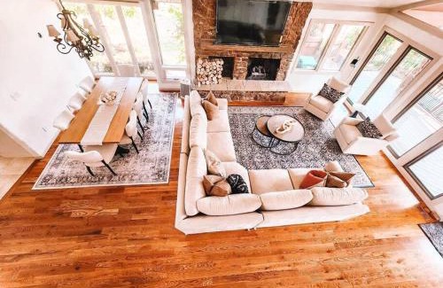 Kissing Camels Villa | Luxury Living near GOG Northwest Colorado Springs