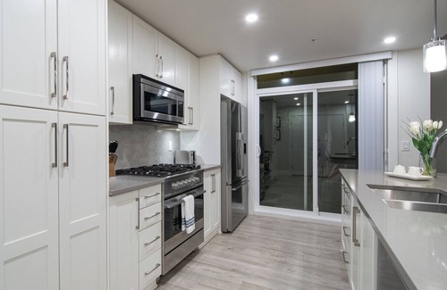 Abbotsford Apartment | Luxury Living near the LAKE