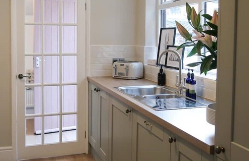 Chester House | Luxury living outside the city walls - sleeps six!