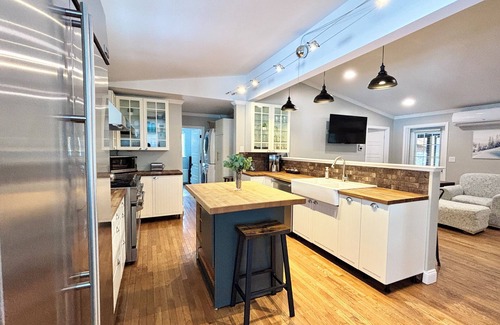 Fort Kent Mills House | Luxury Living! Relaxing Hot Tub Spa King Suite On Trails In Town WiFi
