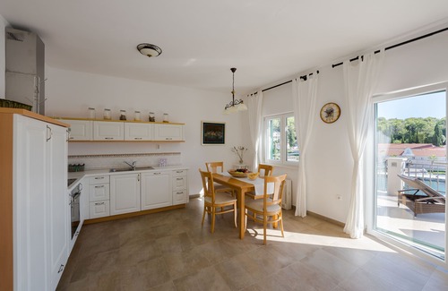 Maslinica House | LUXURY LOCATION: BAY, CASTLES & YACHTS OF MASLINICA BEFORE YOU * A DREAM!