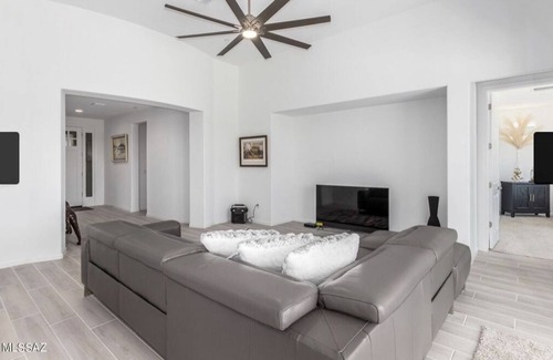 Marana House | Luxury Location Views near Ritz Carlton
