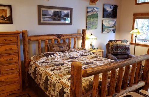 Big Arm Cabin | Luxury Lodge: Flathead Lake & Wild Horse Island