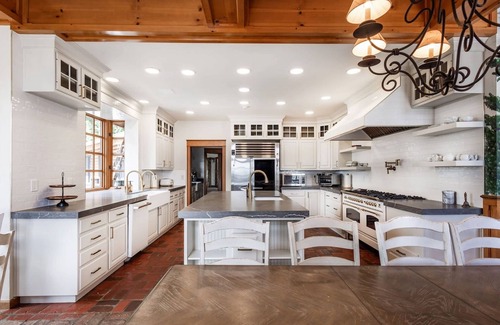 Anacortes House | Luxury Lodge - Indoor Pool, Sauna, Sleeps 35 Ranch