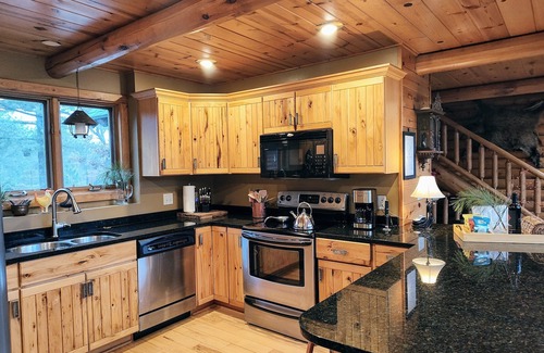 Mauston Cabin | Luxury Lodge on Castle Rock Lake. Perfect Setting For Your Outdoor Fun