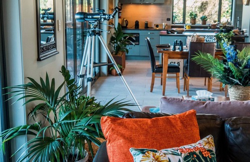Waihi Cabin | Luxury Lodge Overlooking the Bay of Plenty. 10 Minutes From Waihi & Waihi Beach