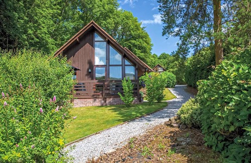 Waterrow Ski Chalet | Luxury lodge residing at the top of the wooded valley.