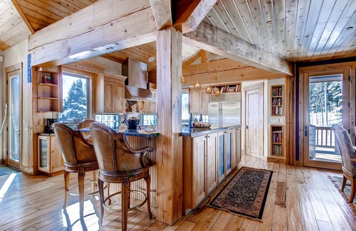 Three Peaks House | Luxury Lodge w/Hot Tub, Unimaginable Views; Room for 12 & Near Six Resorts!