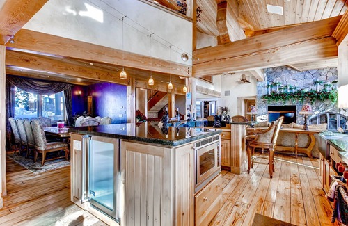 Three Peaks House | Luxury Lodge w/Hot Tub, Unimaginable Views; Room for 12 & Near Six Resorts!