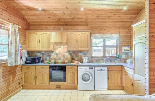 Kilcot Ski Chalet | Luxury lodge with one king-size double and one twin.
