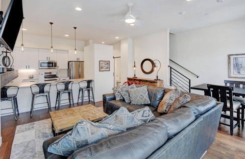 Winter Park House | Luxury Loft 16 I Hot Tub I Great Views I Best Price I Discounted Attractions