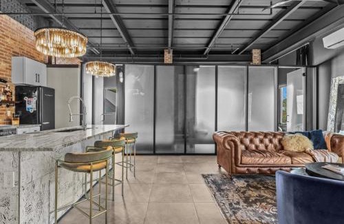 Tampa Heights Apartment | Luxury Loft - Downtown Tampa, Ybor, Armature