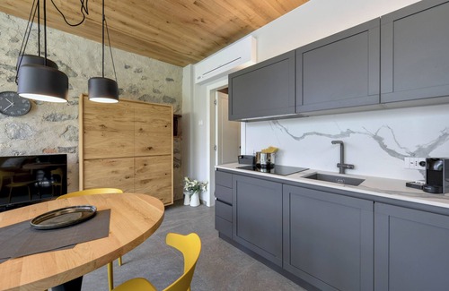 Anfo Villa | Luxury Loft front lake
