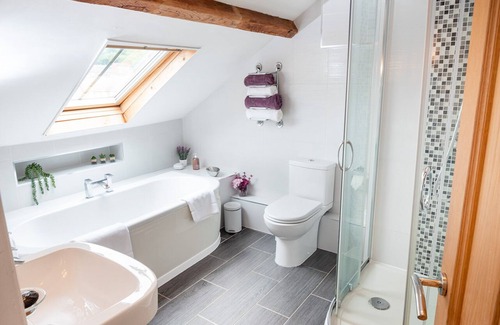 Whitehaven Apartment | Luxury Loft Studio Apartment - Town Centre