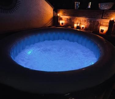 Stadtmitte Apartment | Luxury Loft with Rooftop & Jacuzzi in City Center