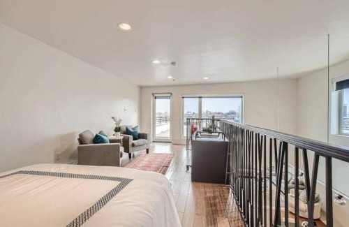 River North Art District House | Luxury Loft With Skyline Viwes In RiNo