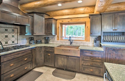 Black Hawk Cabin | Luxury Log Black Hawk Retreat w/ Private Hot Tub!