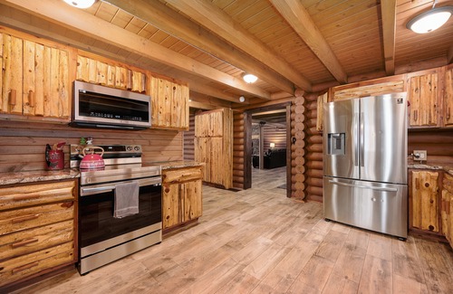 Nashport Cabin | Luxury,Log Cabin 65ac. of private forest, trails,sauna,hot-tub. Baughman Park.