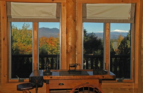 Conway Cabin | LUXURY LOG Cabin. BEST Views of Mt. Washington & Chocorua. Close To Everything!