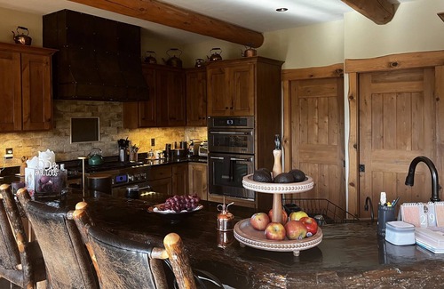 Windham Cabin | Luxury Log Cabin in Windham, NY 4 br 4 ba Sleeps 10