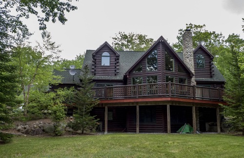 Sunday River Area House | Luxury Log Cabin Style Family House, gorgeous wooded and private setting.
