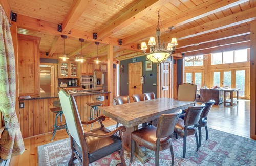 Hope Cabin | Luxury Log Cabin w/EV Charger & Mtn Views!