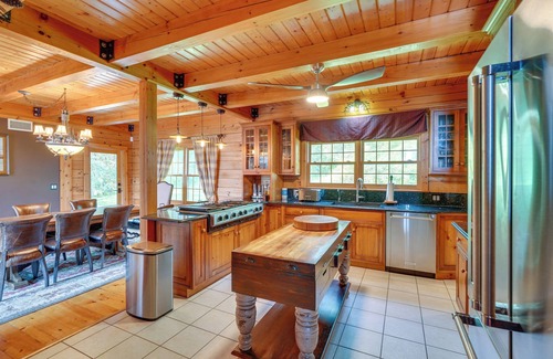 Hope Cabin | Luxury Log Cabin w/EV Charger & Mtn Views!