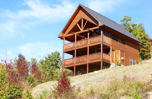 Gatlinburg - Pigeon Forge Cabin | Luxury Log Cabin With Million Dollar Panoramic Smoky Mountain Views