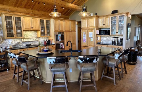 Pagosa Springs House | Luxury log home secluded on 20-acres yet only 4 miles from downtown