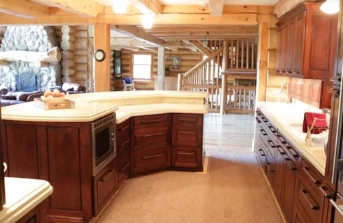 Mulmur House | Luxury Loghouse in the woods