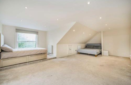 Chiswick Riverside Apartment | Luxury London House