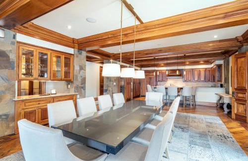 Mountain Village House | Luxury Lorian Lookout with plenty of amenities